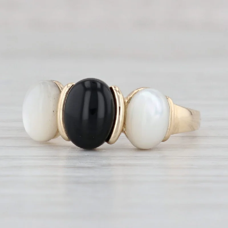 engagement rings for women with unique features-Mother of Pearl Onyx 3-Stone Ring 14k Yellow Gold Size 8 Oval Cabochons