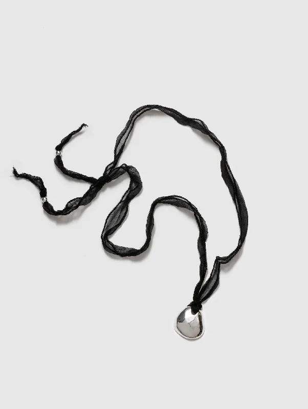 beaded necklaces for women-Petal Necklace in Black