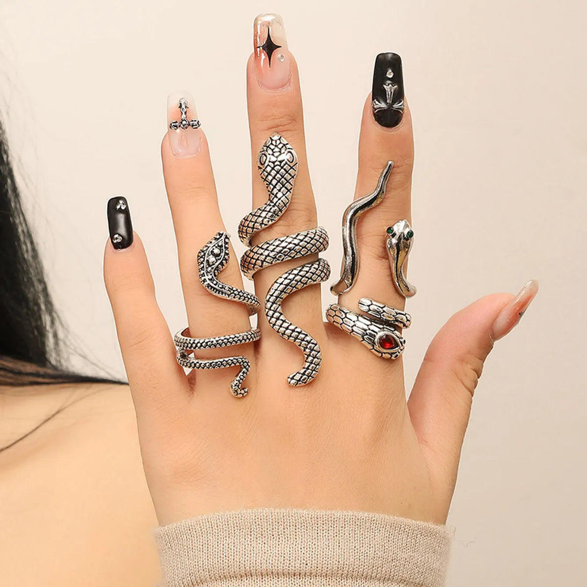 oval rings for women-Punk Snake Alloy Inlay Rhinestones Silver Plated Women's Open Ring