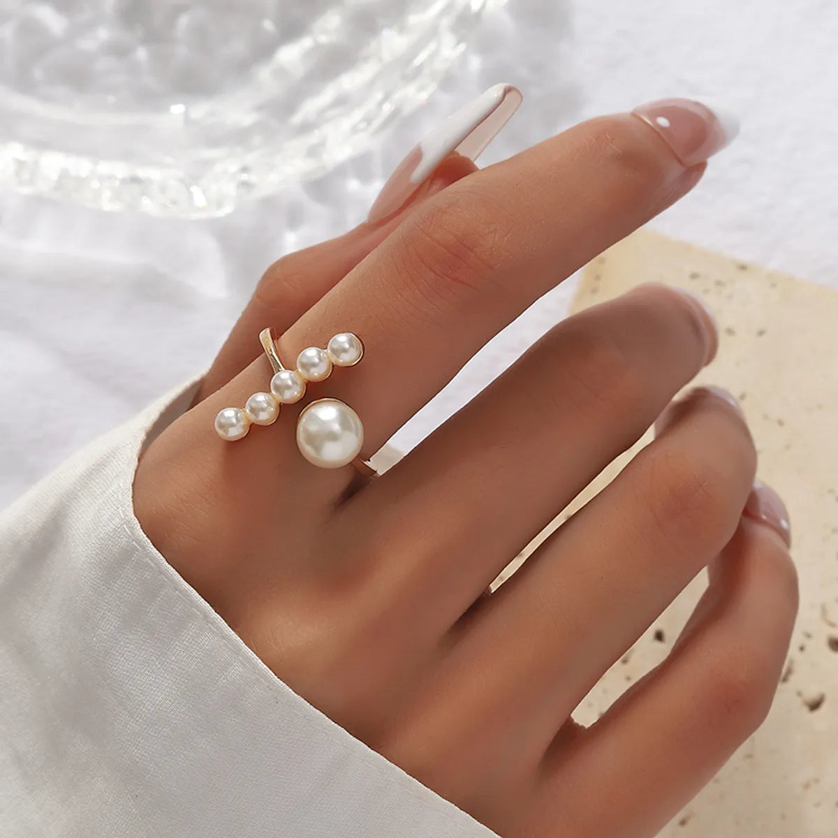 colorful rings for women-Wholesale Jewelry Elegant Pearl Alloy Gold Plated Asymmetrical Rings