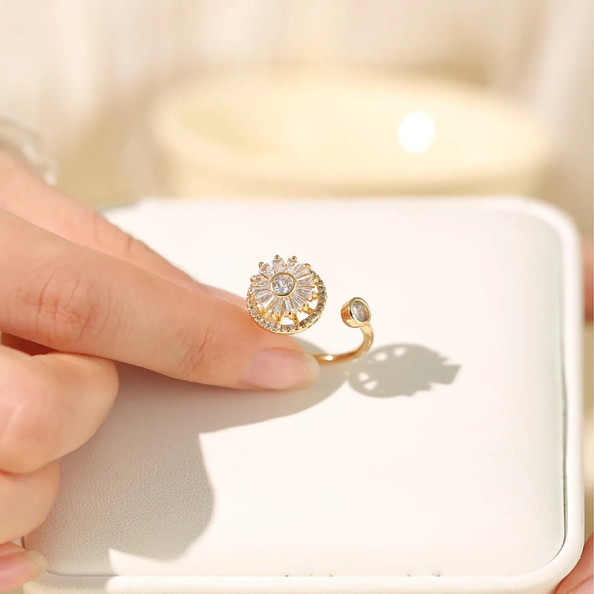 XL1502-51 Golden Double-Layer Flower Spinning Ring