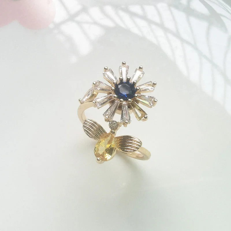 Blue Zirconium Gold Little Daisy Spinning Ring